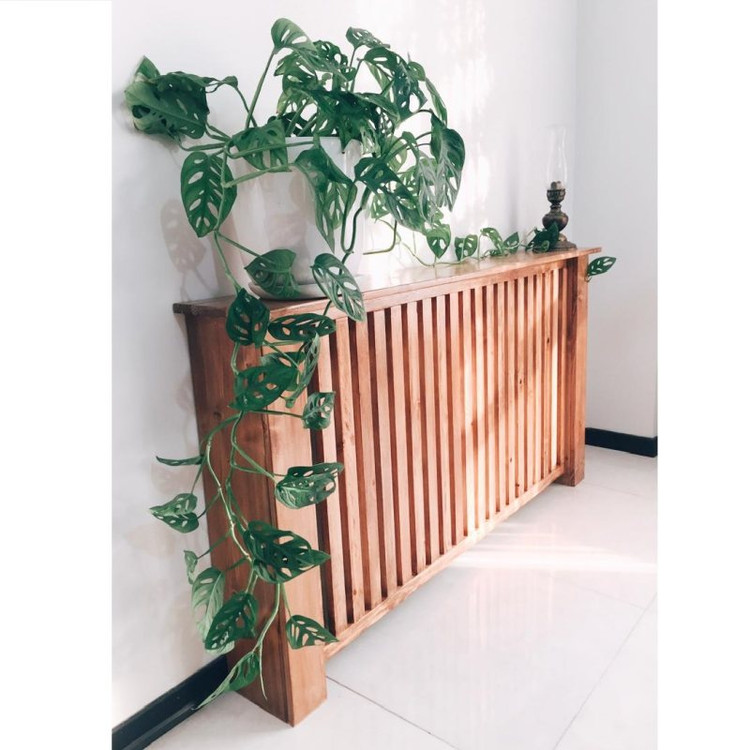 کاور شوفاژ چوبی از نمای کنار