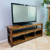 میز تلویزیون چوبی جدید با رنگ قهوه ای تیره وطراحی ساده و شیک