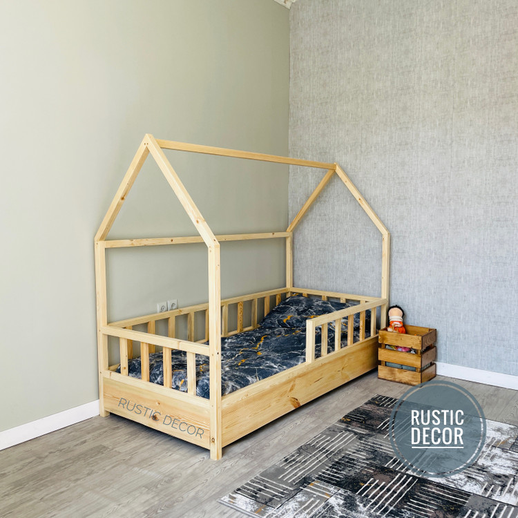 تخت خواب کودک و نوزاد مدل کلبه ای رنگ کرم