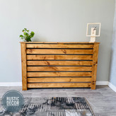 کاور شوفاژ چوبی از نمای روبرو رنگ قهوه ای روشن