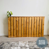 کاور شوفاژ چوبی به رنگ قهوه ای روشن از نمای جلو