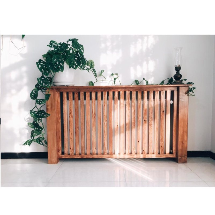 کاور شوفاژ چوبی رنگ قهوه ای روشن از نمای جلو