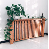 کاور شوفاژ چوبی رنگ قهوه ای روشن از نمای کنار