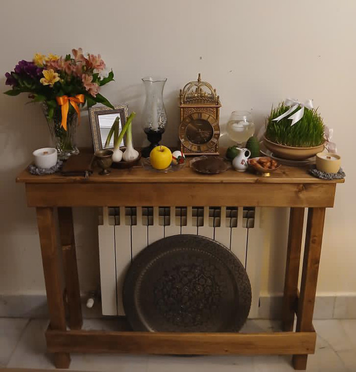 عکس ارسالی مشتری از کاور شوفاژ چوبی با سفره هفت سین