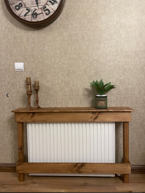 عکس ارسالی مشتری از کاور شوفاژ چوبی با گلدان از نمای جلو