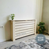 شوفاژ چوبی رنگ کرم از نمای کنار