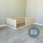 تخت خواب نوزاد مونته سوری با نرده حصاری