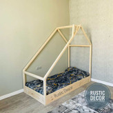 تخت خواب نوزاد کلبه ای با کلبه نا متقارن از نمای بغل