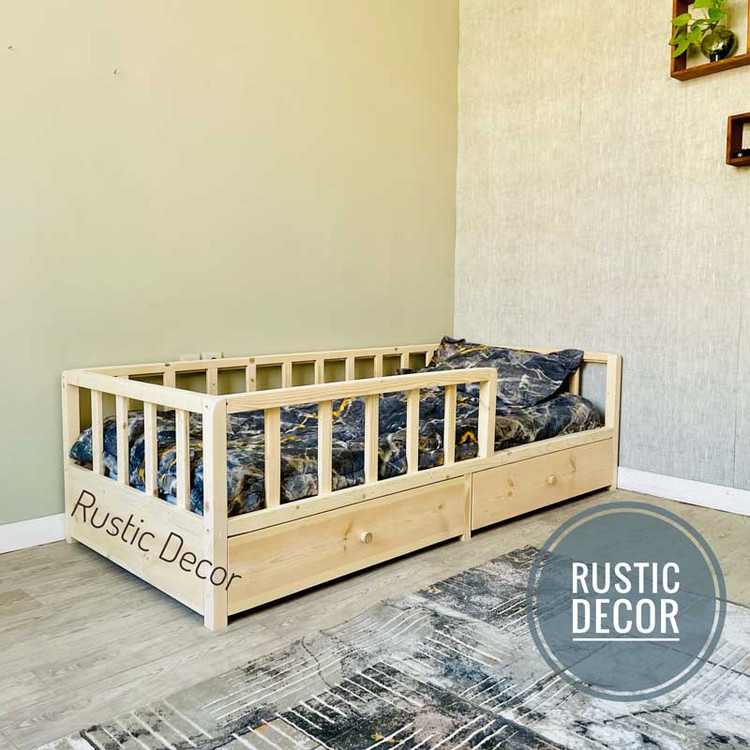 تخت خواب نوزاد چوبی مدل نرده ای با دو کشو