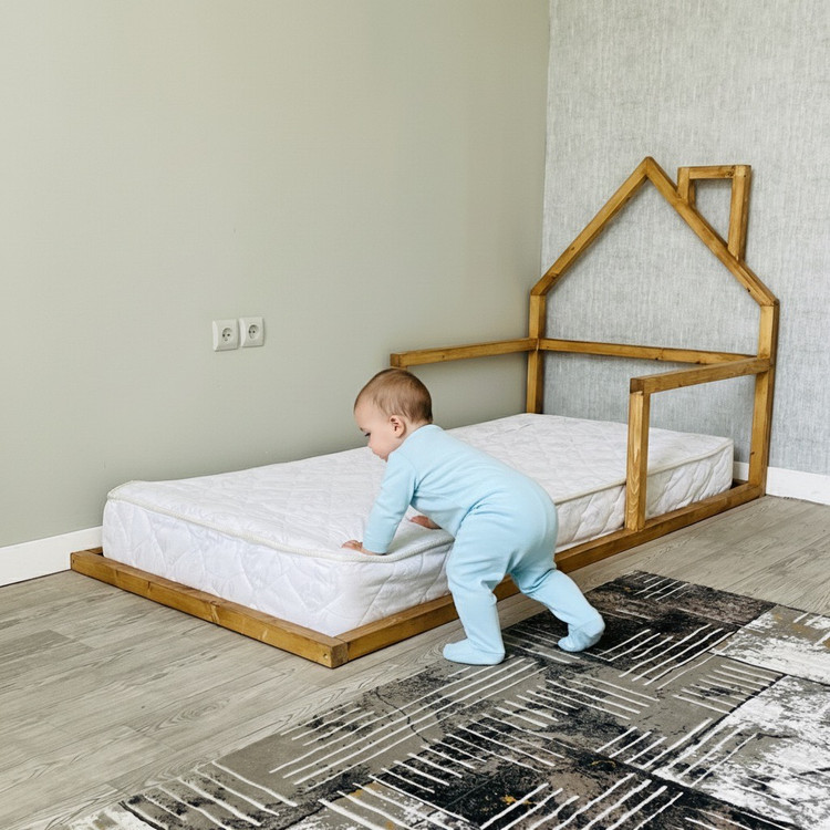 لحظه ورود کودک به تخت مونته سوری